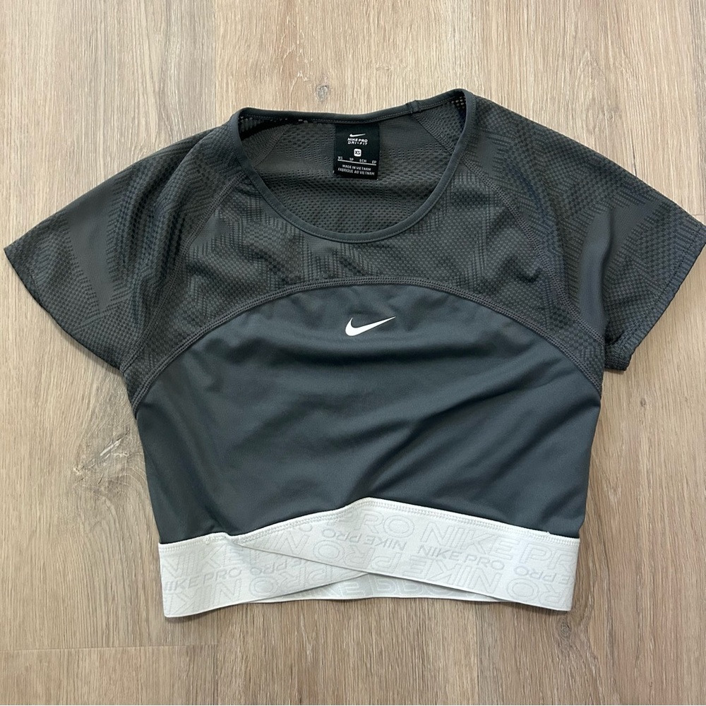 Nike Pro Crop Top - Picture 1 of 4